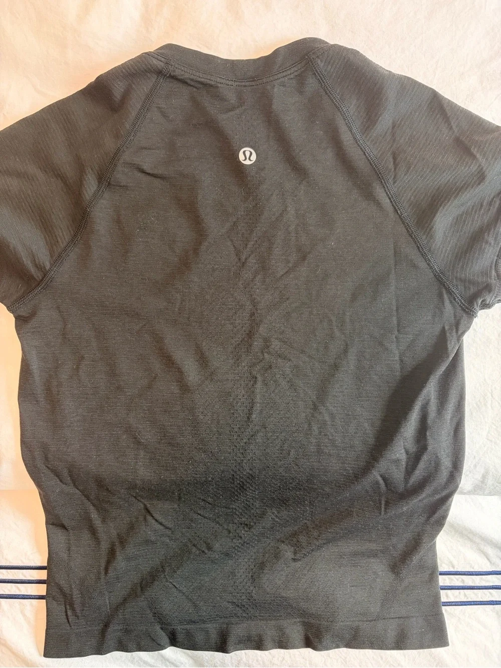 Lululemon Swiftly Tech Short Sleeve Shirt 2.0 Waist Length - Picture 3 of 3